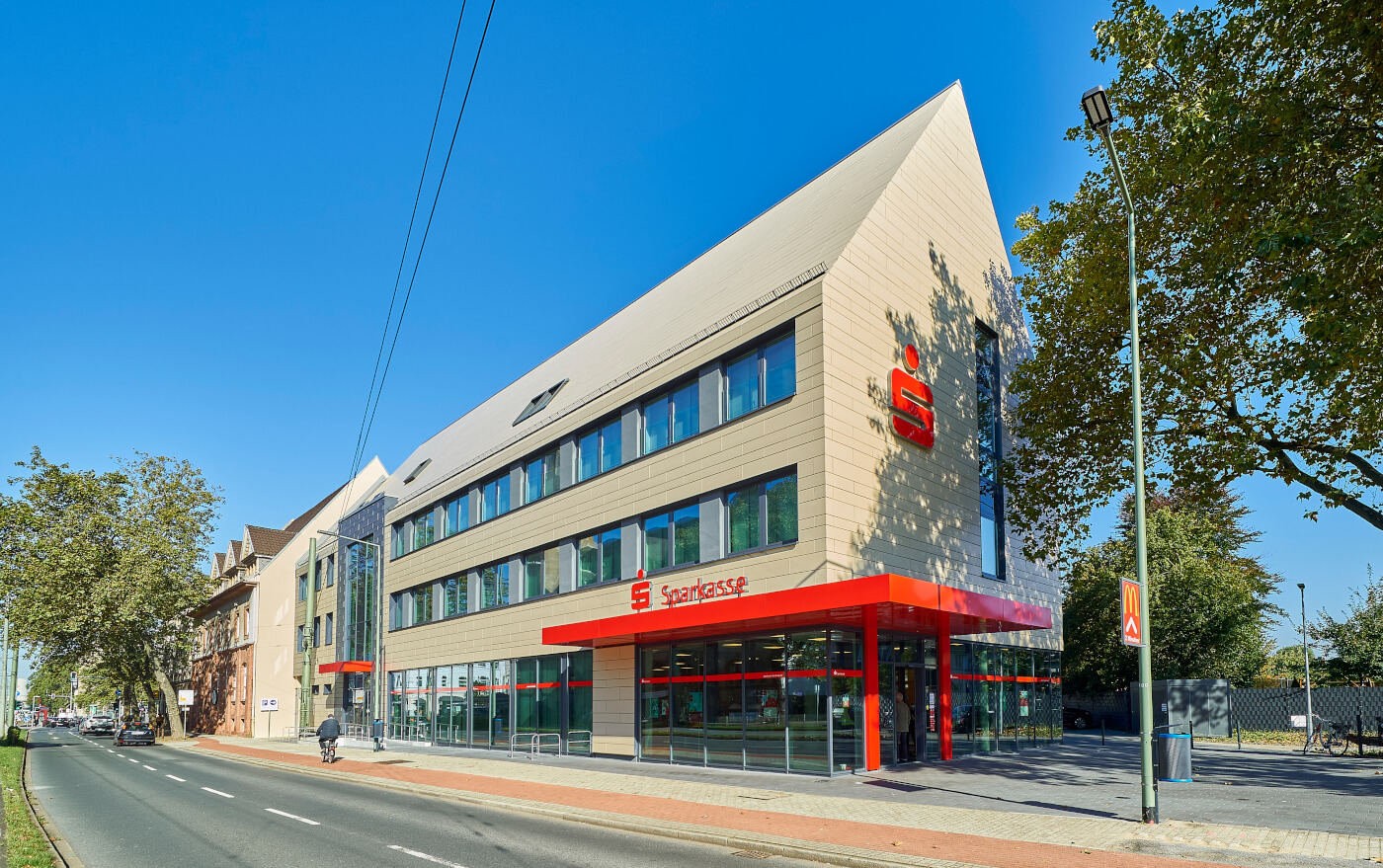 Tonality Terracotta Fassade als Referenz für die Sparkasse Duisburg