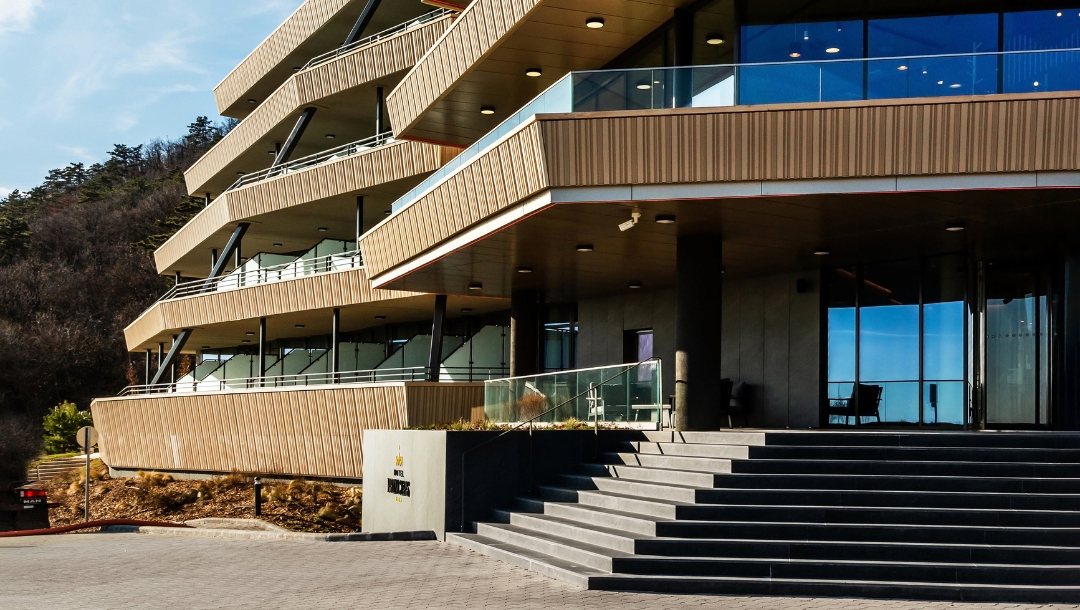 Hotel Princeps in Ungarn mit Tonality Fassade